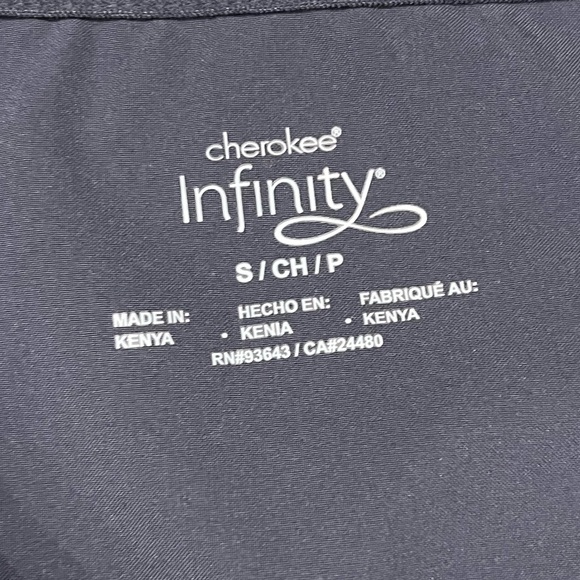 Cherokee Infinity Scrub Top-Gray🩶 - Picture 3 of 4